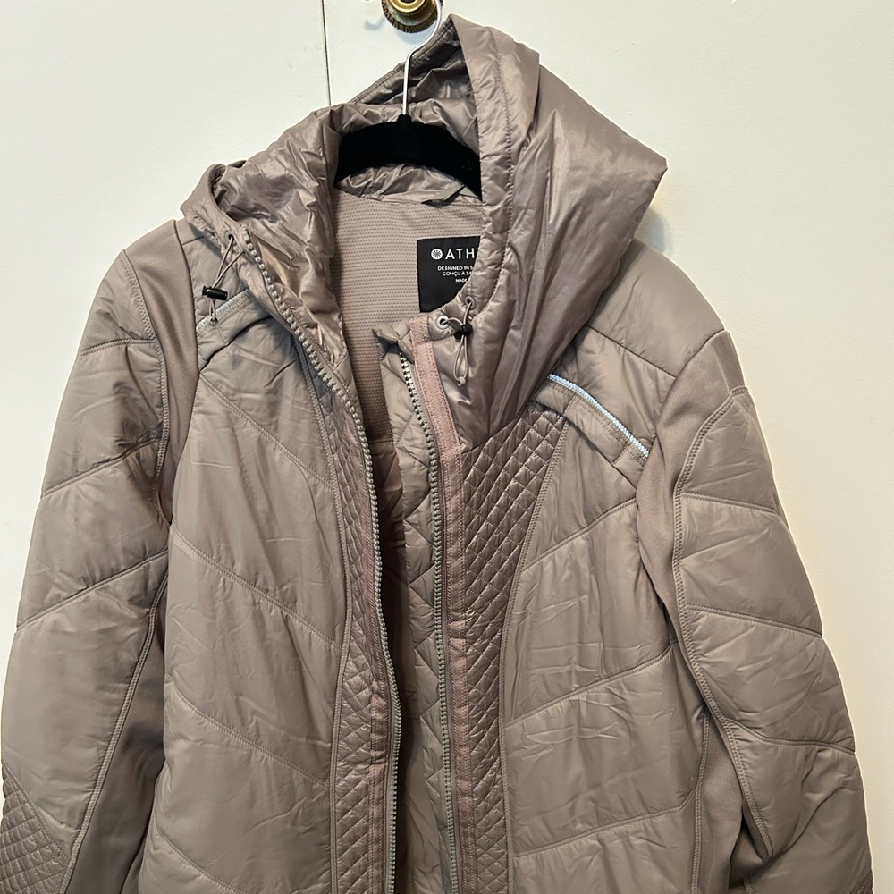 Athleta light weight puffer jacket